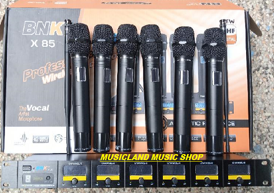 BNK x 85 UHF 6 IN 1 Wireless Microphone